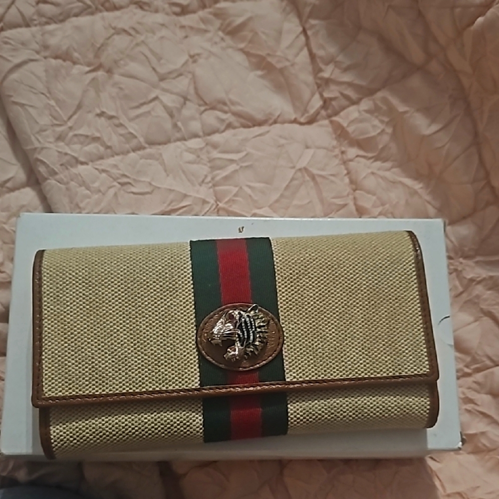 Gucci Beige Canvas Wallet with Red and Green Stripe